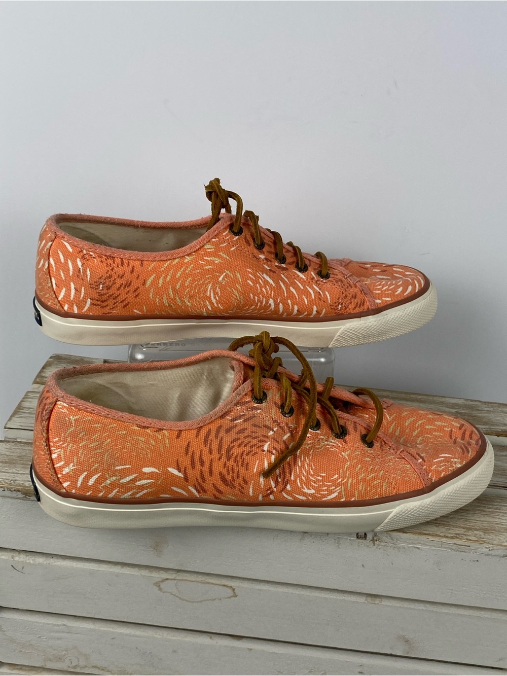 Sperry Top-Sider Seacoast Fish Circle Sneakers in Coral pattern canvas size 10M